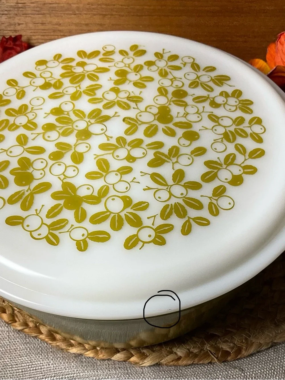Vintage Pyrex Verde 2.5 Qt Casserole with Olive Floral Lid